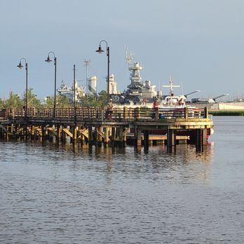 Wilmington Riverwalk - Parks Near Me - Wilmington, North Carolina