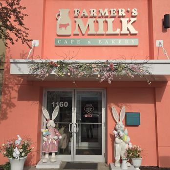 Farmer’s Milk - Cafe & bakery mane entrance - Cafes Near Me - Schaumburg, Illinois