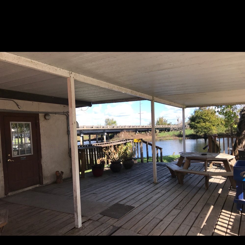 Fred's Bar Image