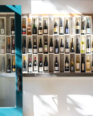 ACME Fine Wines by null