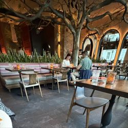 Mi Vida - Where are the customers? Only one other table seated