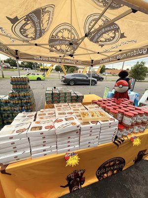 The Golden Nuts by null