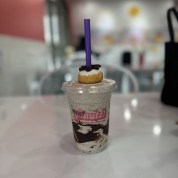 Yonutz -Henderson - O-Ree-Yo-Nutz SMASHED Milkshake. - Donuts Near Me - Henderson, Nevada Yonutz -Henderson - O-Ree-Yo-Nutz SMASHED Milkshake. - Donuts Near Me - Henderson, Nevada