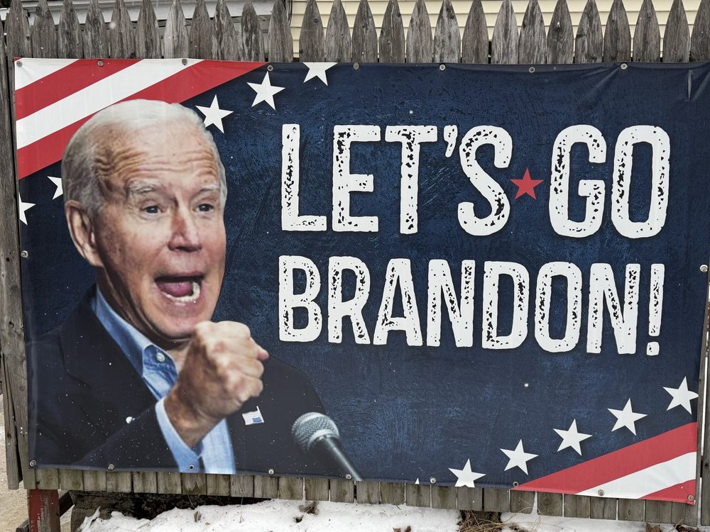 California Dreamin'tanning & Supplements Logo