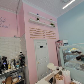Aida’s Parkside - the interior of a bakery - Gelato Near Me - Astoria, New York