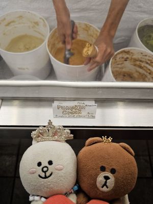 Wing Ice Cream Parlor by null