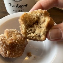 The complimentary donut holes: yum! The complimentary donut holes: yum!