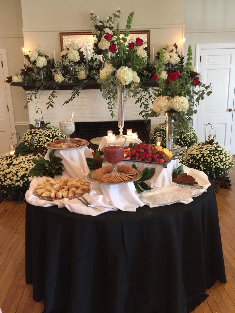 BRADY’S FLOWERS Updated September 2024 216 W Church St, Laurinburg