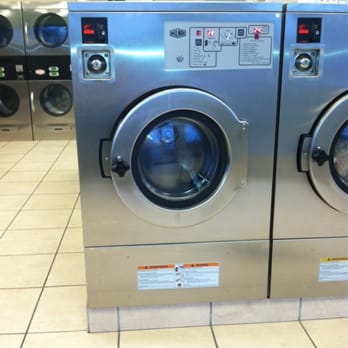 University Laundromat - The largest washing machine I've ever seen. - Laundromat Near Me - Birmingham, Alabama University Laundromat - The largest washing machine I've ever seen. - Laundromat Near Me - Birmingham, Alabama