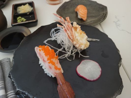 Aburi Sushi by null