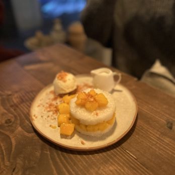 Mango Mango Dessert - mango sticky rice - Desserts Near Me - New York, New York