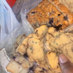 Rosemary's Bakery - Yuck! All molded and spoiled