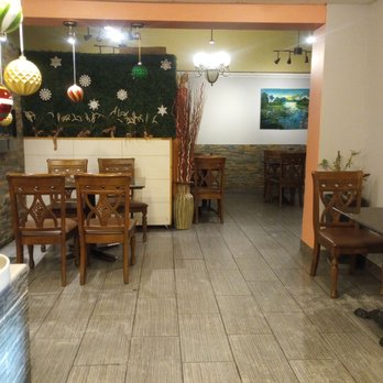 The Hot Wok - Asian Fusion - Inside the restaurant. They have seats but no table service. You can eat your takeout there though. - Chinese Near Me - Perth, Ontario