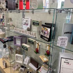 Readmore's Hallmark Shop - Decor
