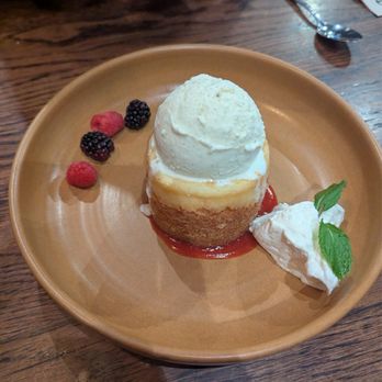 King's Fish House - Pine Ave - Hooked on Butter Cake - Seafood Near Me - Long Beach, California King's Fish House - Pine Ave - Hooked on Butter Cake - Seafood Near Me - Long Beach, California