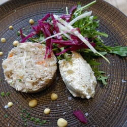 Le Bistrot de Jean-Phi - L'entrée : Terrine de lapin / chèvre frais / pointes moutarde