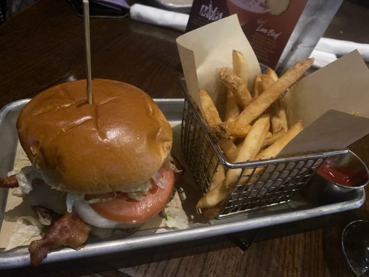 Bar Louie by null