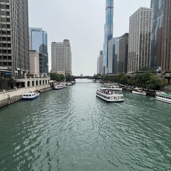 Michigan Avenue Bridge - Landmarks & Historical Buildings Near Me - Chicago, Illinois Michigan Avenue Bridge - Landmarks & Historical Buildings Near Me - Chicago, Illinois