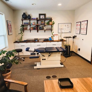 Red Mountain Natural Medicine - Dr. Rostenberg provides care in his primary treatment room - Chiropractors Near Me - Boise, Idaho Red Mountain Natural Medicine - Dr. Rostenberg provides care in his primary treatment room - Chiropractors Near Me - Boise, Idaho