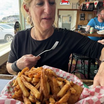 Dicks's Seaview Restaurant - 2 pieces of chips and fries - June 2026 - Fast Food Near Me - Bell Island, Newfoundland and Labrador