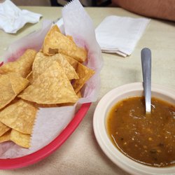 Taqueria El Chato - Chips y salsa
