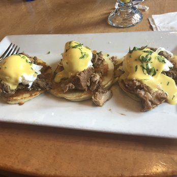 Brownstone Pancake Factory - Carnitas Eggs benedict - Breakfast & Brunch Near Me - Edgewater, New Jersey