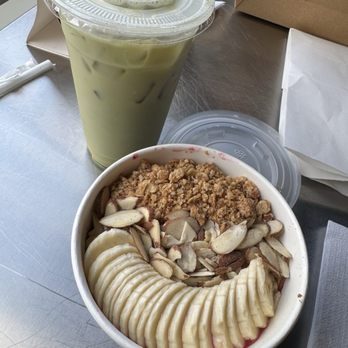 Town Center Cold Pressed - Virginia Beach - Dragonfruit bowl with matcha - Juice Bars & Smoothies Near Me - Virginia Beach, Virginia Town Center Cold Pressed - Virginia Beach - Dragonfruit bowl with matcha - Juice Bars & Smoothies Near Me - Virginia Beach, Virginia