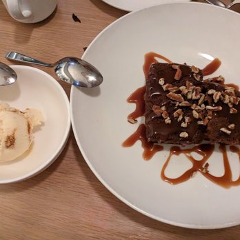 The Warbler - Carrot cake - good but too sweet - Pasta Shops Near Me - Chicago, Illinois