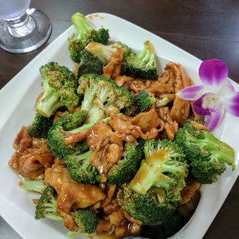 Red Tiger Dumpling House - Chicken with broccoli - Shanghainese Near Me - Stony Brook, New York Red Tiger Dumpling House - Chicken with broccoli - Shanghainese Near Me - Stony Brook, New York