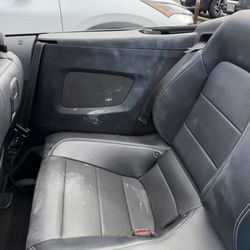 Thrifty Car Rental - Sunscreen covering all seats