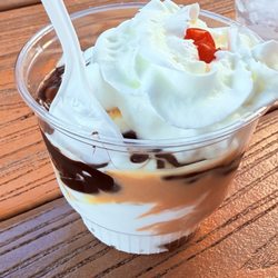 Crabbs Tropical Treat - Butter fudge sundae
