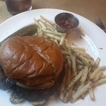 Lost Key Tap - Burger & fries - Beer, Wine & Spirits Near Me - Wrightstown, Wisconsin