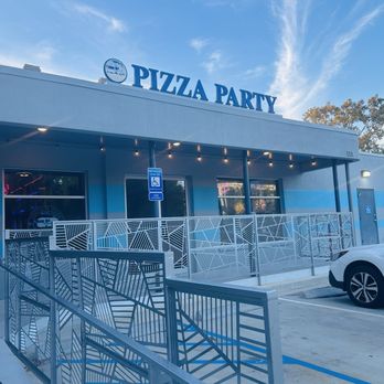 Treylor Park Pizza Party - Exterior - Pizza Near Me - Savannah, Georgia Treylor Park Pizza Party - Exterior - Pizza Near Me - Savannah, Georgia