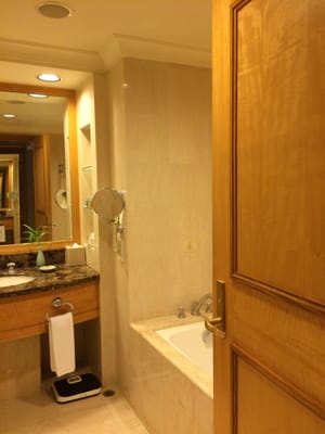 85 Sky Tower by null