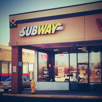 Subway - the entrance of a subway convenience store - Sandwiches Near Me - Woodbridge, Virginia
