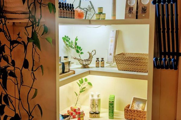 Blazing Lotus Healing House by null