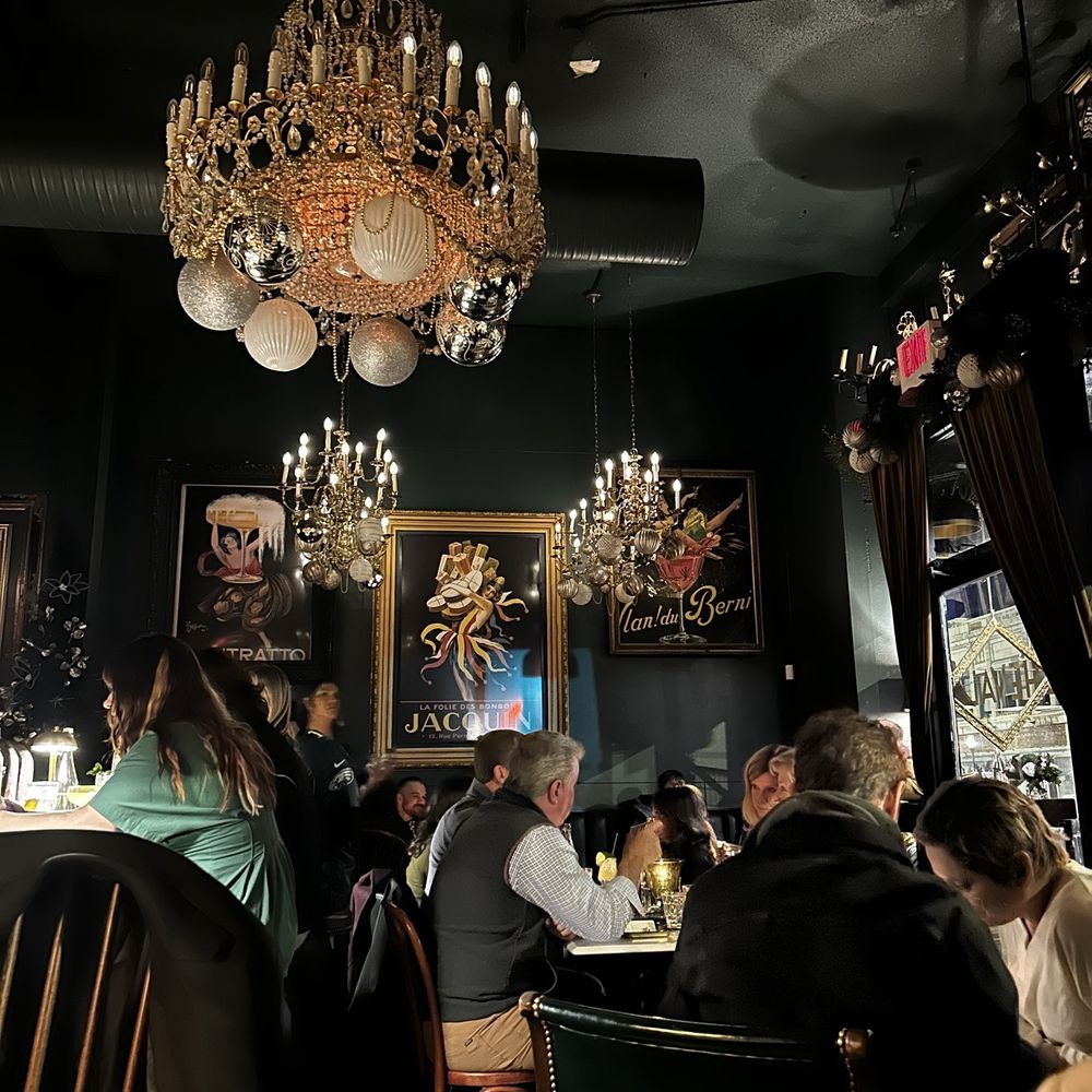 Cheval - inside seating - Cocktail Bars Near Me - Kansas City, Missouri
