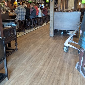 Hawk & Griffin - Inside - Pubs Near Me - Vienna, Virginia