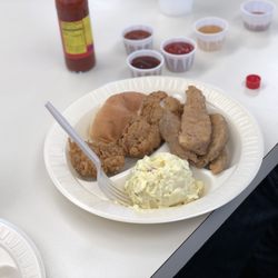 Charlie's Chicken & Barbecue - Chicken chunk dinner yum