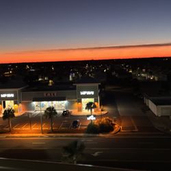 Tropic Sun Towers - View from from of hotel- great location to walk to shopping, dining, and entertainment