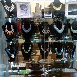 Qinti - More necklace options.