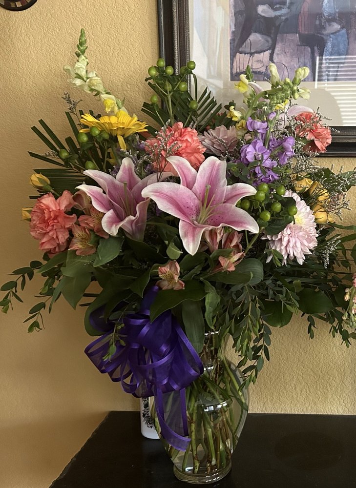 Country Shelf Floral & Gifts