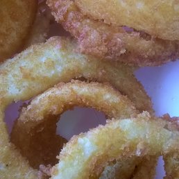 Crisp onion rings seem to have the right balance between crunch and flavor Crisp onion rings seem to have the right balance between crunch and flavor