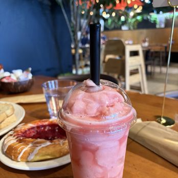 Bespoke All Day Cafe - Strawberry banana smoothie - Breakfast & Brunch Near Me - Las Vegas, Nevada Bespoke All Day Cafe - Strawberry banana smoothie - Breakfast & Brunch Near Me - Las Vegas, Nevada