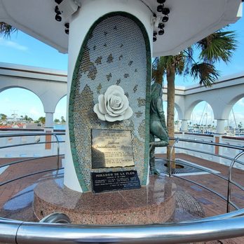 Selena Memorial Statue - Landmarks & Historical Buildings Near Me - Corpus Christi, Texas Selena Memorial Statue - Landmarks & Historical Buildings Near Me - Corpus Christi, Texas