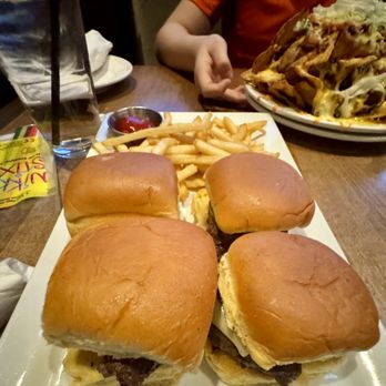 Wood n Tap - Bar Bites and Nachos - Bars Near Me - Newington, Connecticut Wood n Tap - Bar Bites and Nachos - Bars Near Me - Newington, Connecticut
