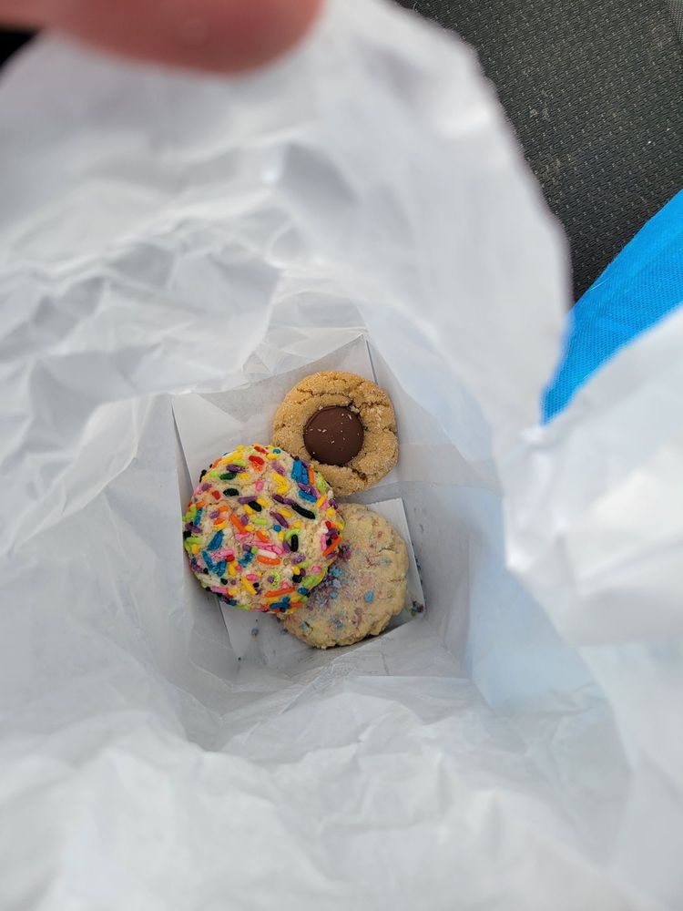 PASTRY BOX Updated August 2024 37 Photos & 42 Reviews 3 Man Mar