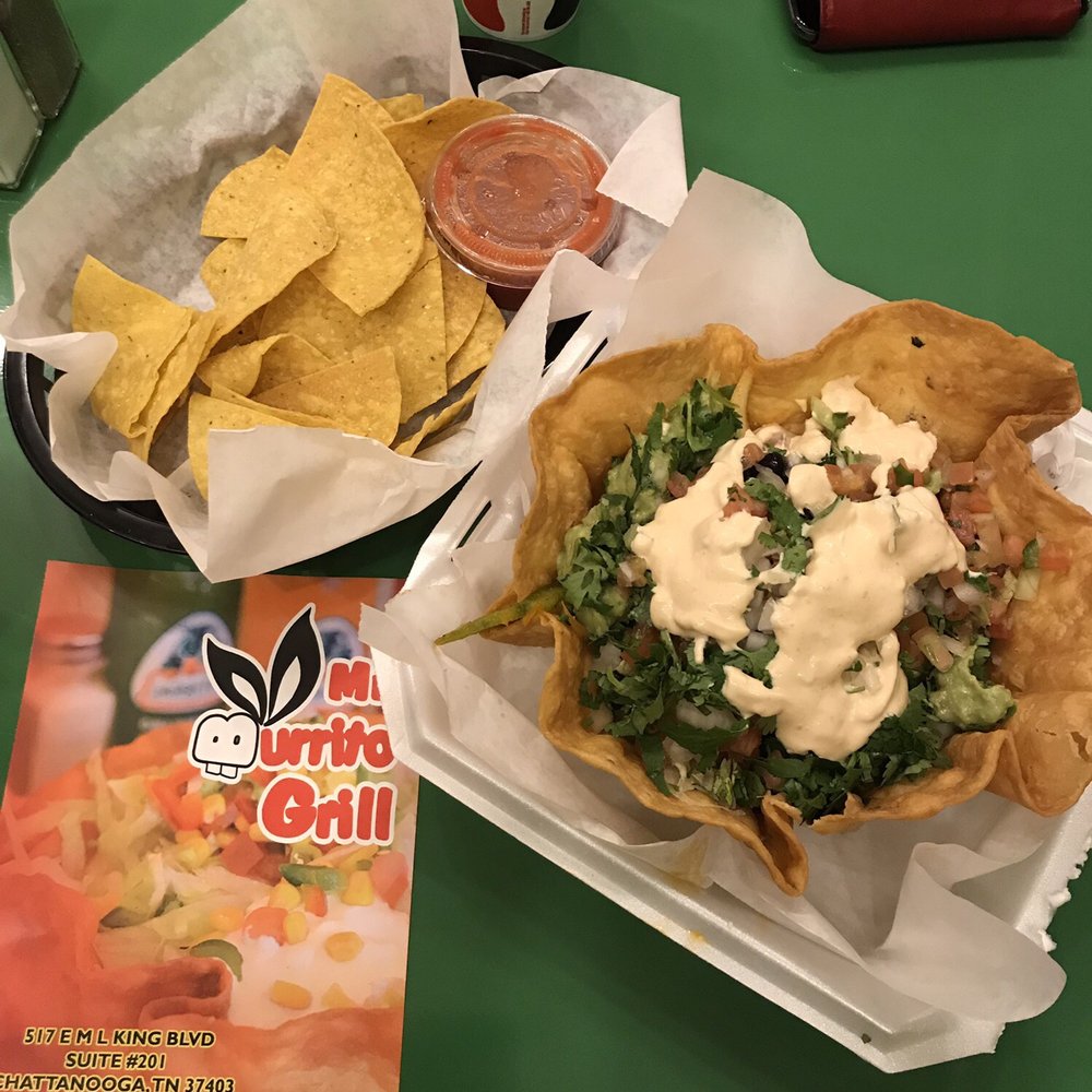 Tortilla Bowl with Chipotle Chicken Tortilla Bowl with Chipotle Chicken