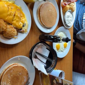 Flapjack's Pancake Cabin - Omelet with American cheese, and my husband ordered the wonderland - Breakfast & Brunch Near Me - Kodak, Tennessee