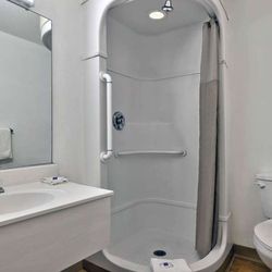Motel 6 - Bathroom